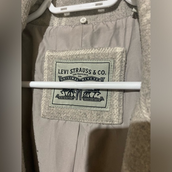 Women’s Levi Gray Plaid Coat - Picture 3 of 9